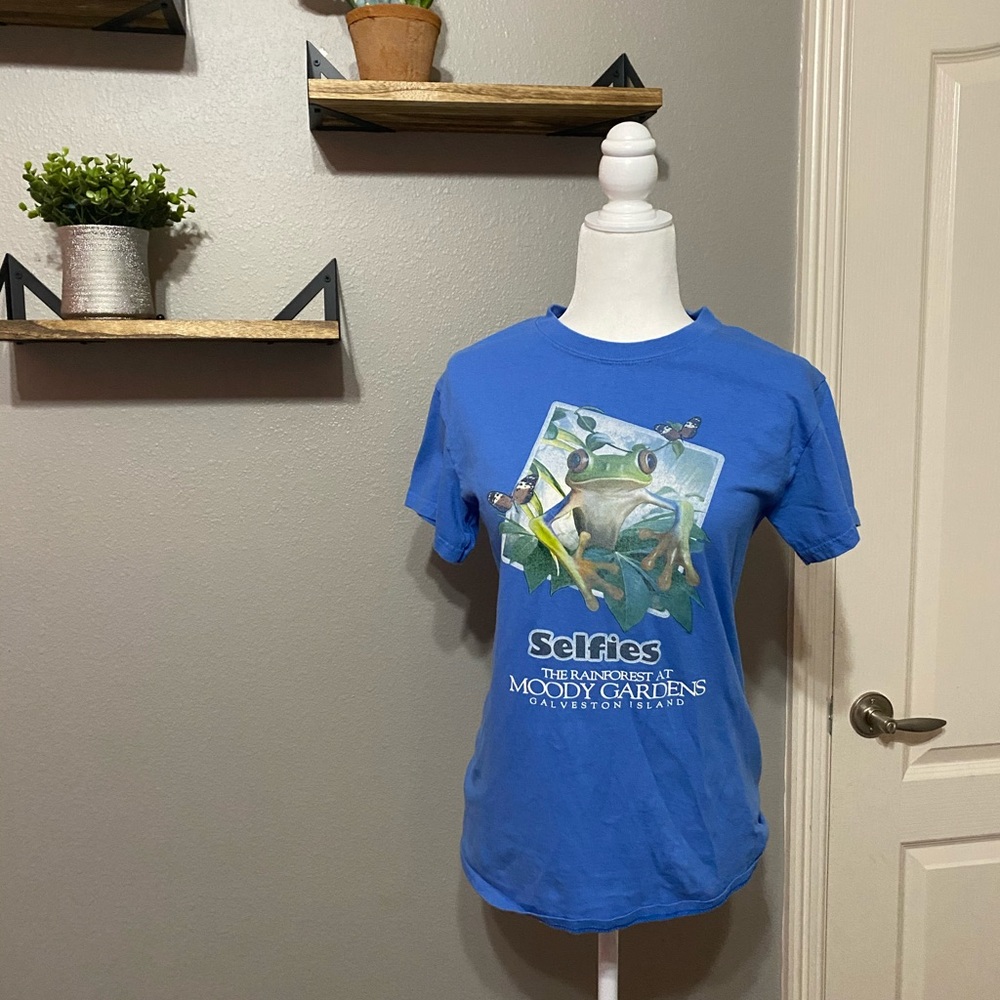 Graphic T